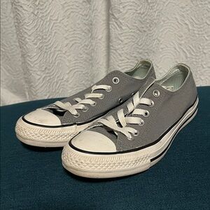 Gray Low-Top Sneakers converse